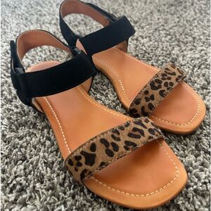 UGG Rynell Leopard Flat Sandal ~ size 7